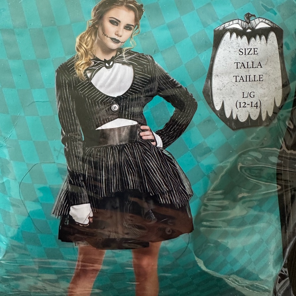 Adult Large Jack Skellington costume.